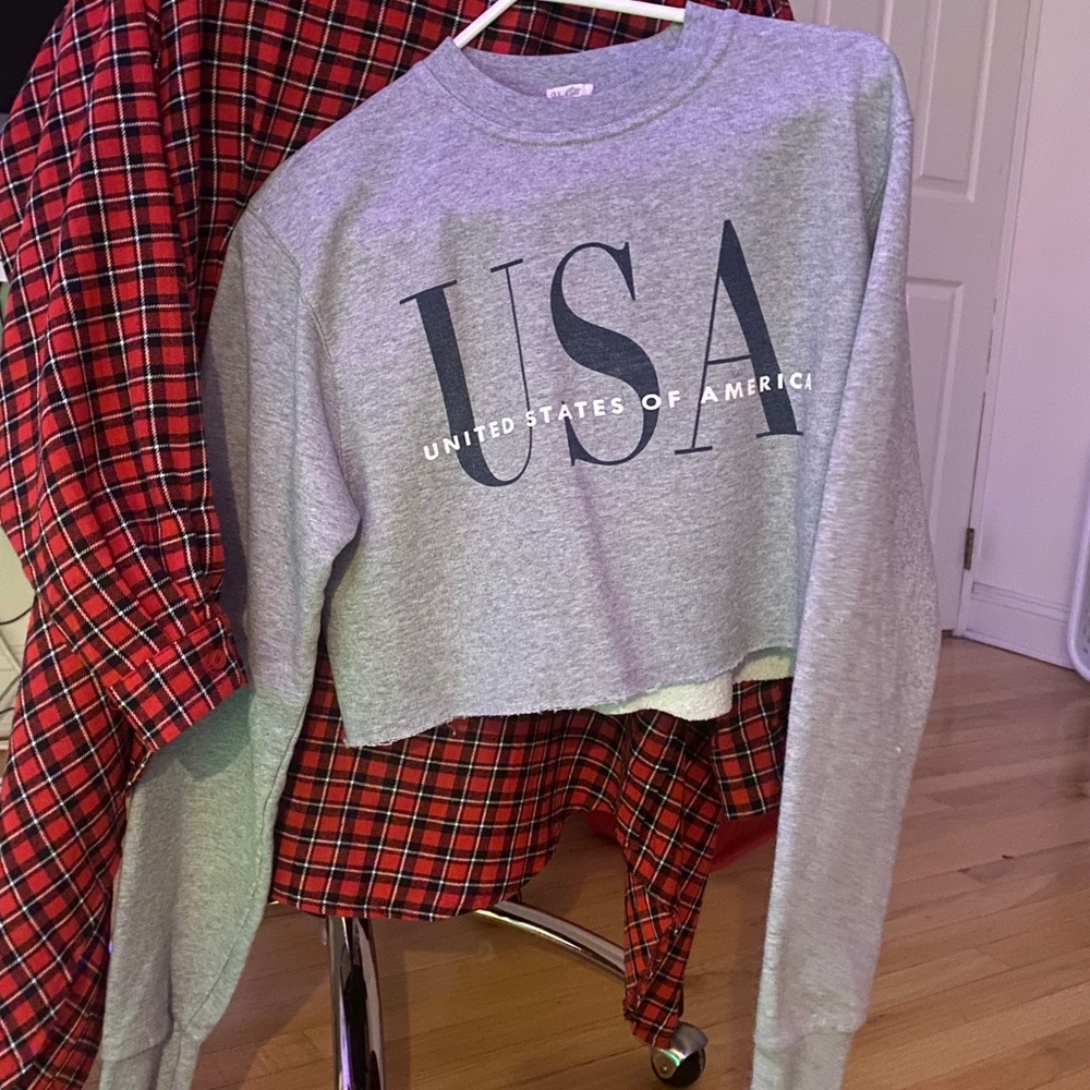 BRANDY MELVILLE | Cropped Crewneck